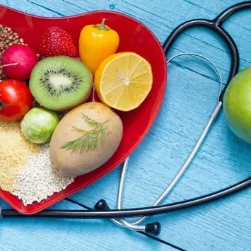 Níveis elevados de colesterol ruim aumentam risco de infarto, aponta Sociedade Brasileira de Cardiologia. Dieta equilibrada e exercícios físicos são importantes armas no tratamento