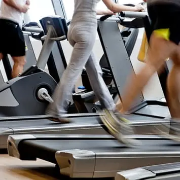 Correr todos os dias pode aumentar o risco de lesões, alerta especialista