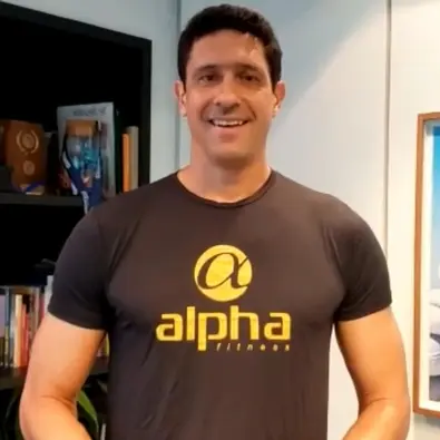 Gustavo Borges assina treinos aquáticos da Rede Alpha Fitness