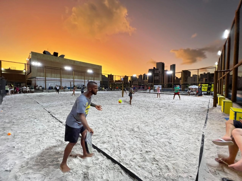 Arena de Esportes da Praia Central recebe redes de proteção