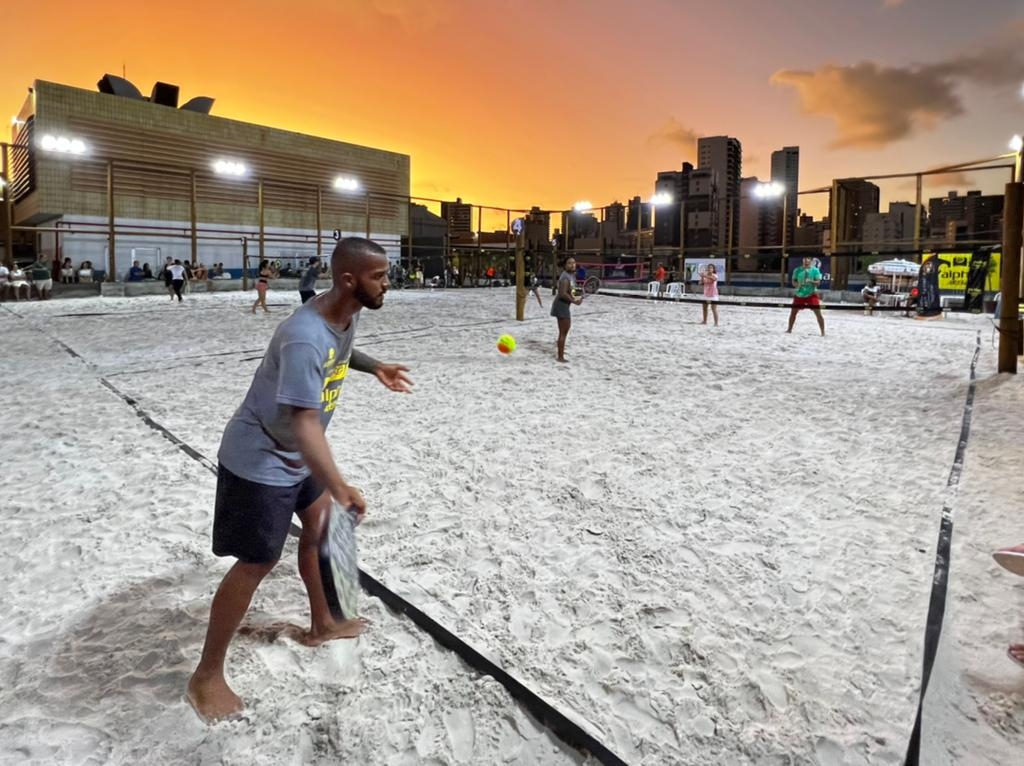 Rede Alpha Fitness apresenta Arena de Esportes de praia no terraço do Shopping Barra em Salvador